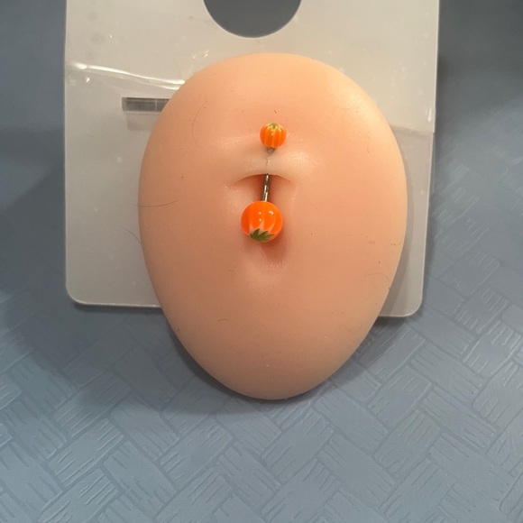 Bellybutton ring maple leaf - Picture 1 of 1